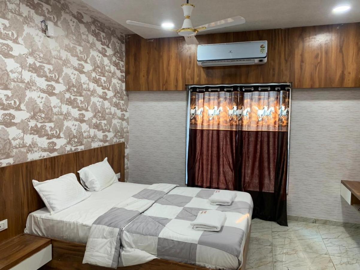 Kesar Hotel Viramgam Екстериор снимка