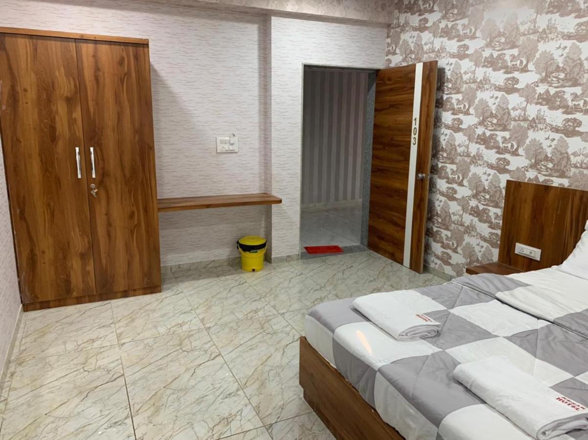 Kesar Hotel Viramgam Екстериор снимка