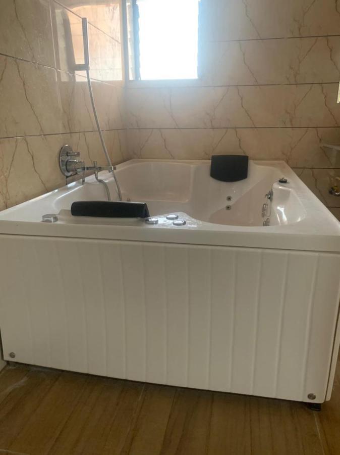 Kesar Hotel Viramgam Екстериор снимка