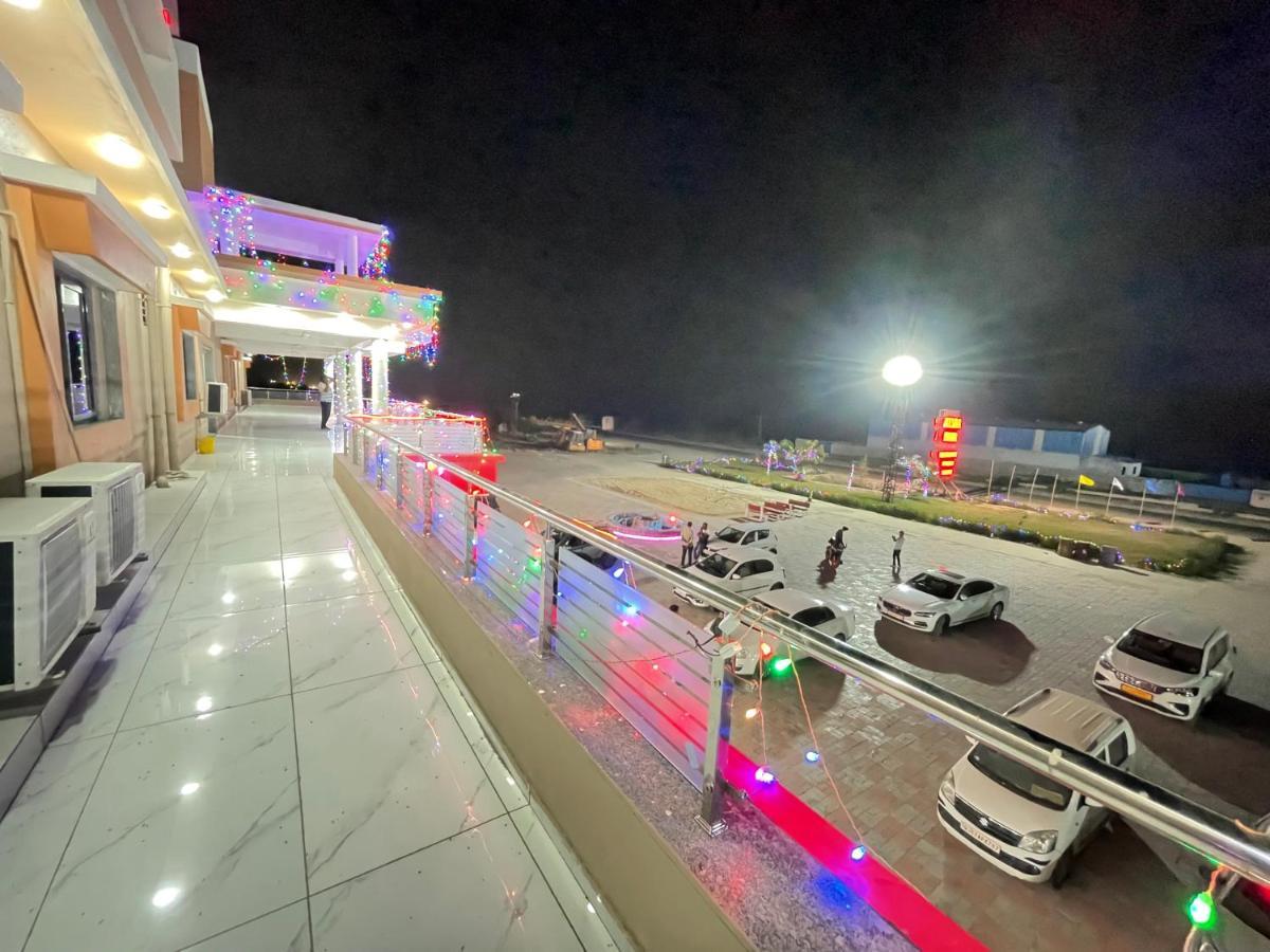 Kesar Hotel Viramgam Екстериор снимка