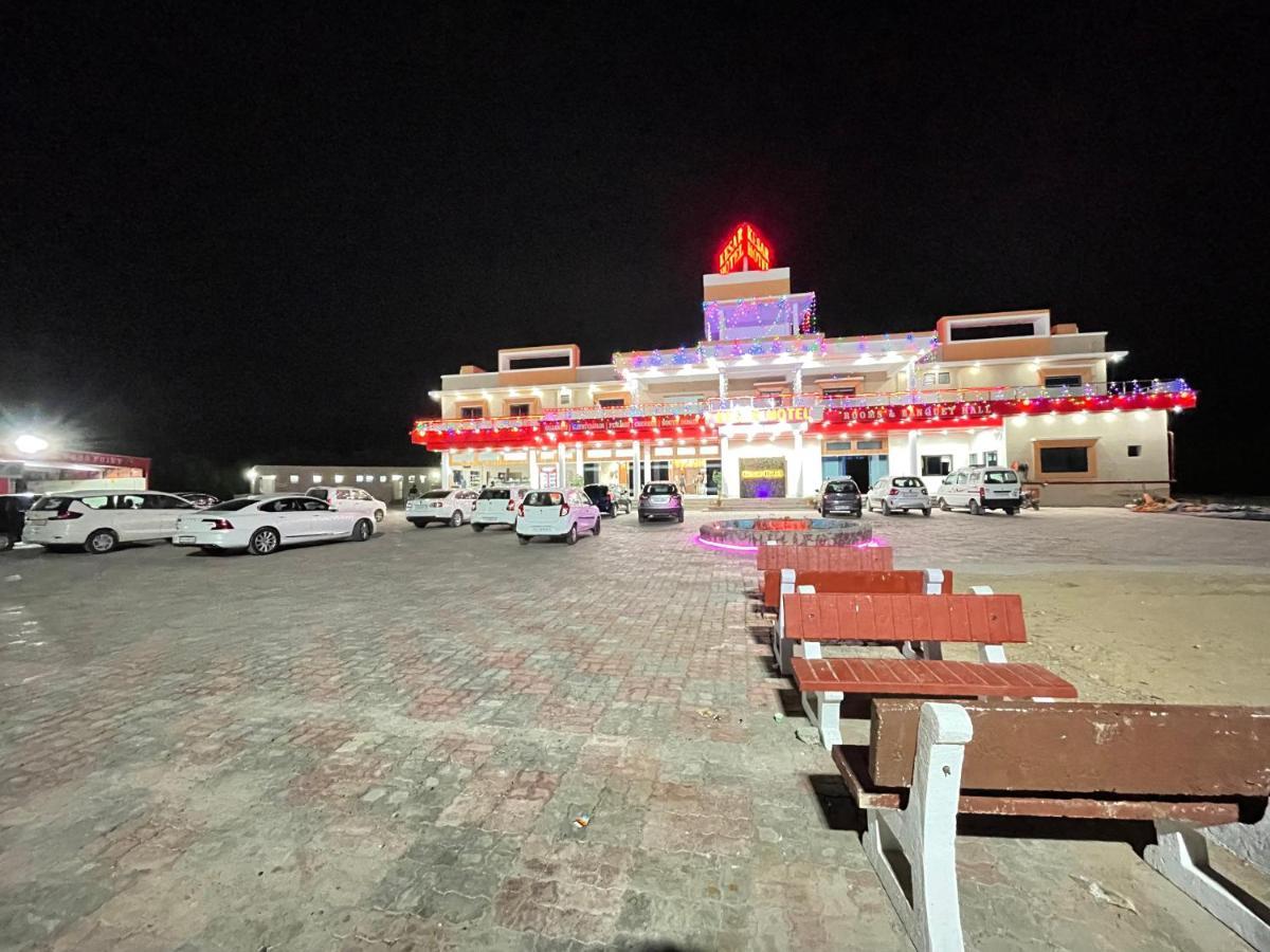 Kesar Hotel Viramgam Екстериор снимка
